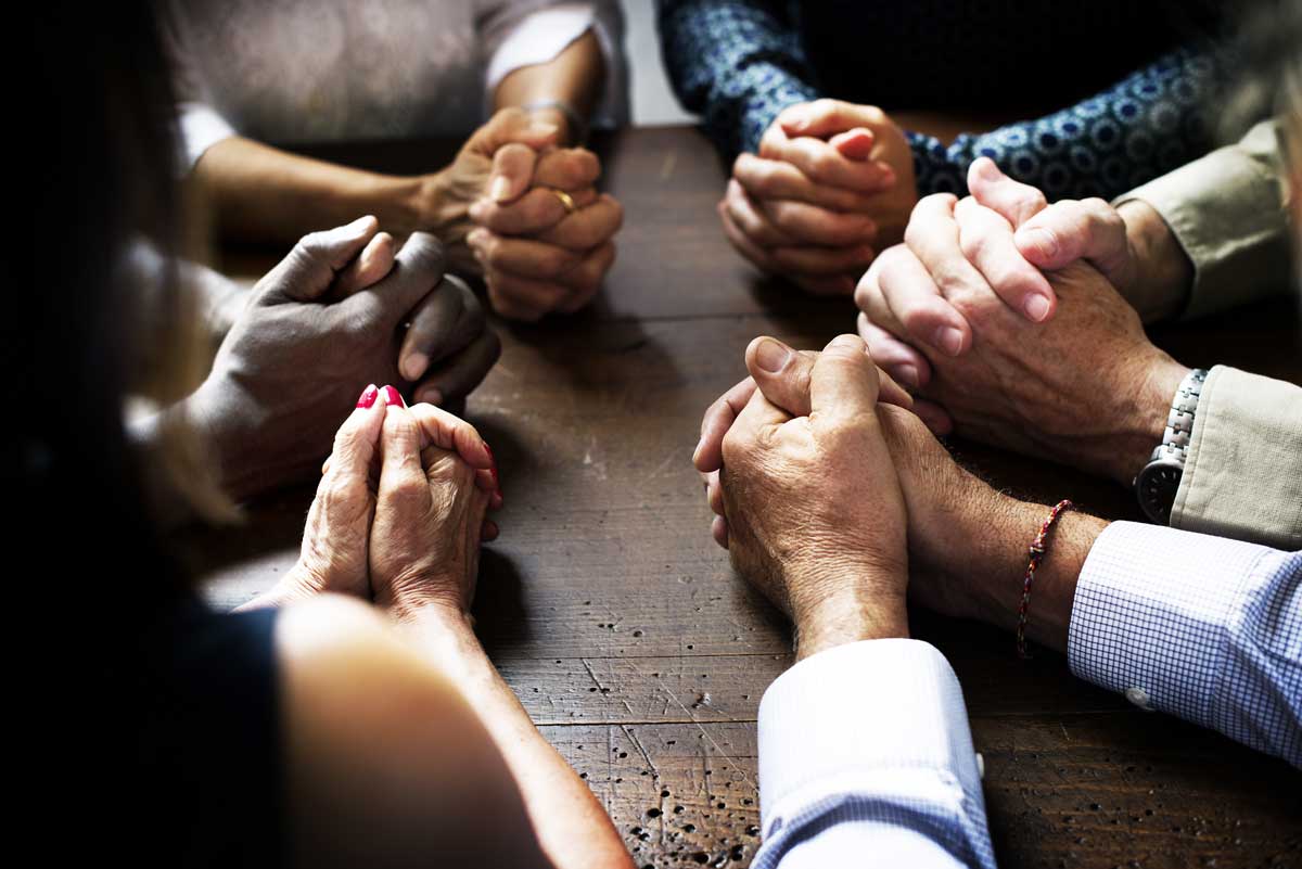 How Do You Pray In A Group Meeting